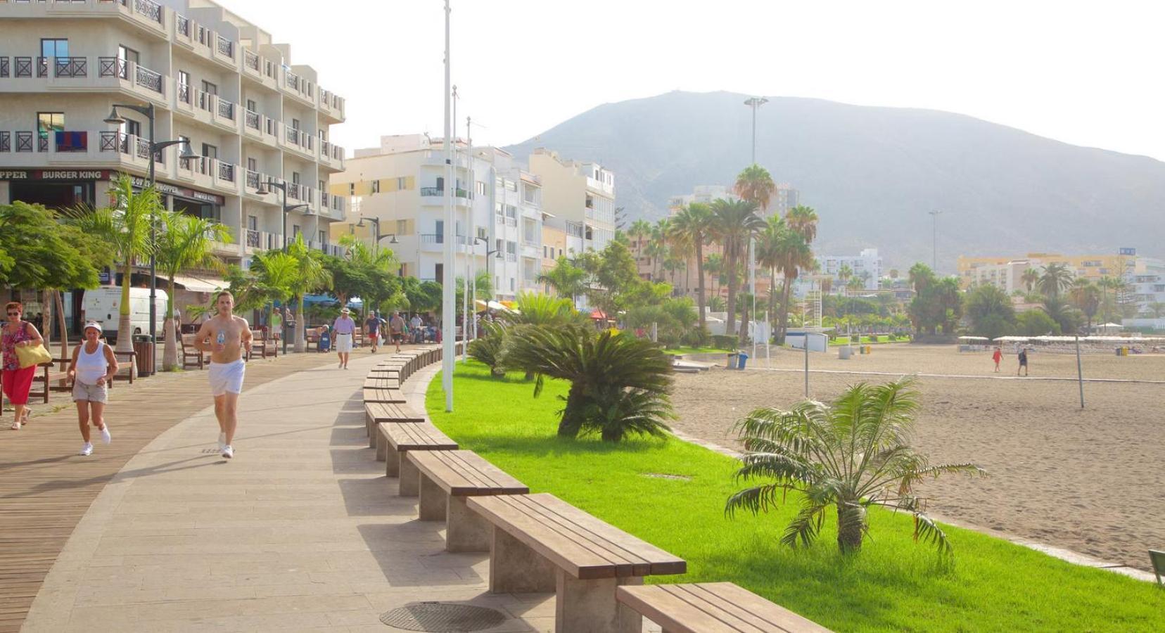 Few Steps From The Beach Hostel In Los Cristianos Arona  Kültér fotó