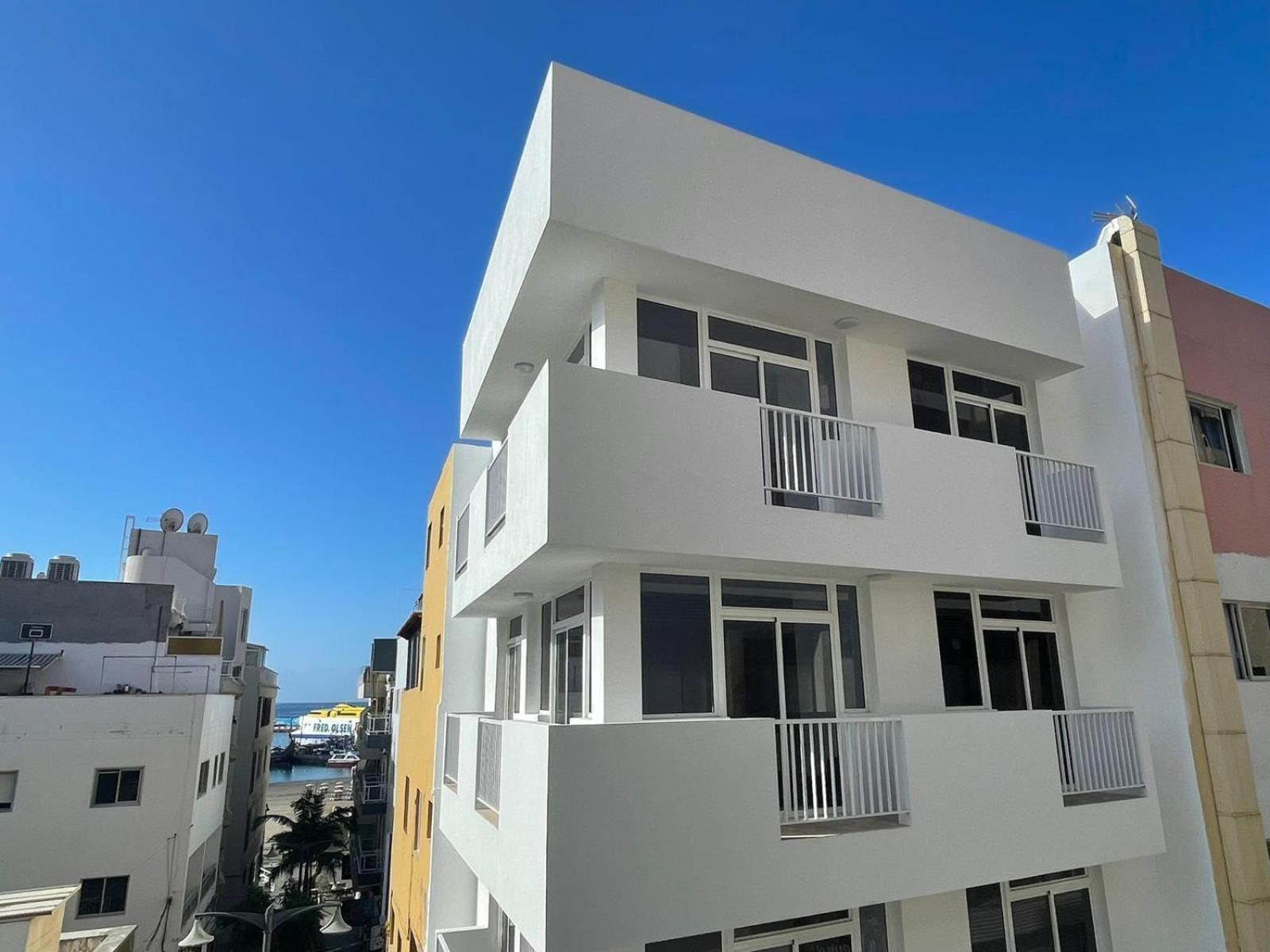 Few Steps From The Beach Hostel In Los Cristianos Arona  Kültér fotó