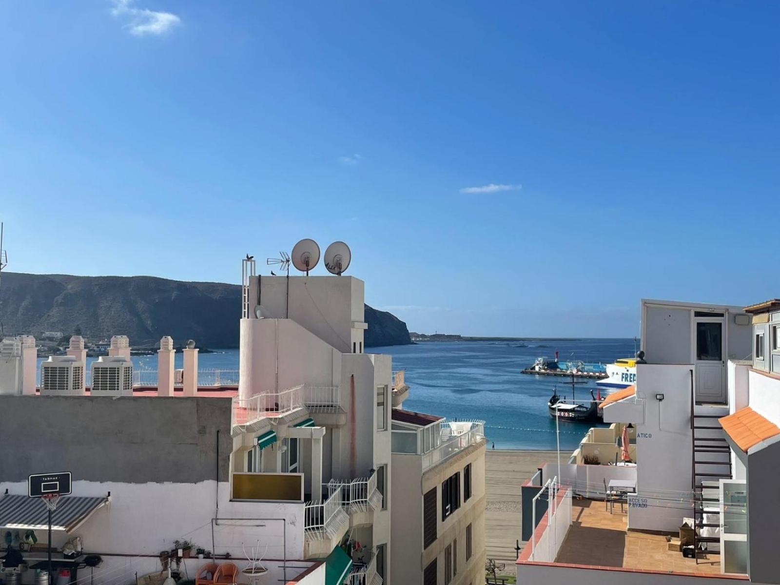 Few Steps From The Beach Hostel In Los Cristianos Arona  Kültér fotó